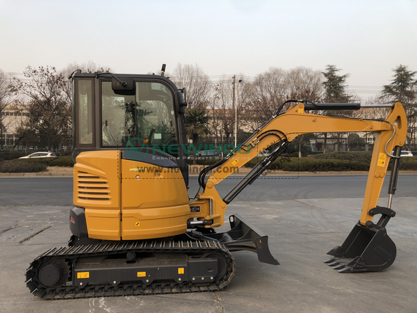 2 Units VOLVO EC200EAG & 2 XCMG XE35U Excavators