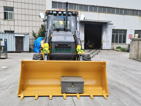 XCMG XC870K Backhoe Loader