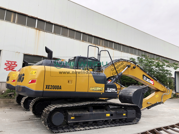 2 Units XCMG XE200DA Excavators & 2 XCMG XE60DA Excavators