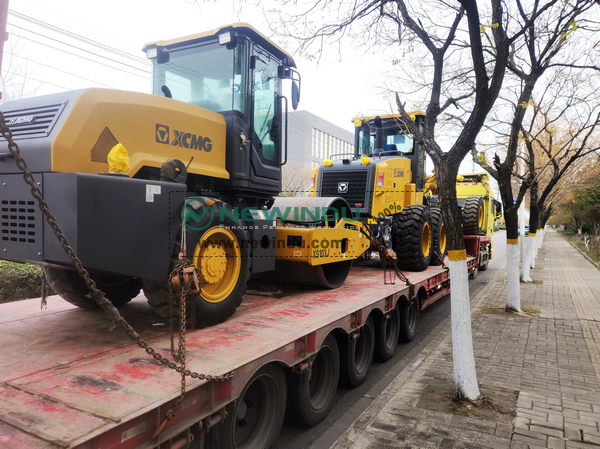XCMG Road Roller XS103J & 1 Motor Grader GR180
