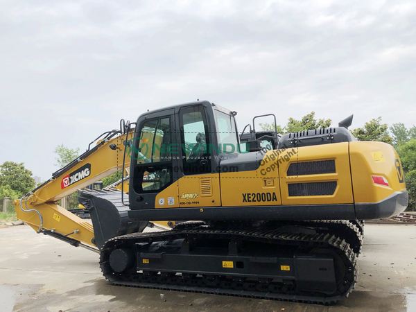 2 Units XCMG XE200DA Excavators & 2 XCMG XE60DA Excavators