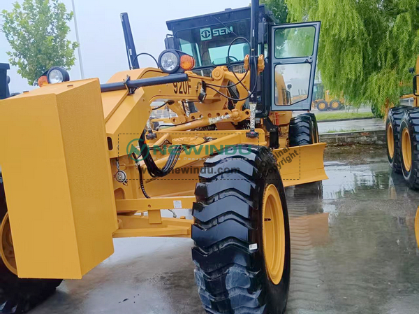 SEM Motor Grader 920F