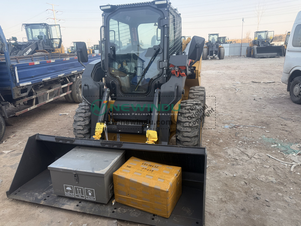 XCMG XC760K Skid Steer Loader