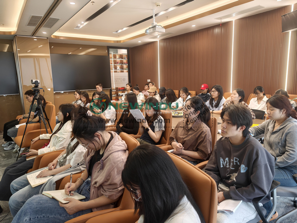 NEWINDU Trainees Explore XCMG Machinery Export Practices