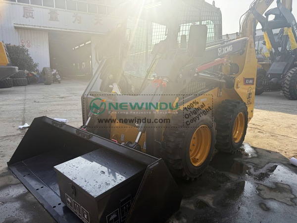 XCMG Excavator XE215G & 1 XCMG Skid Steer Loader XC7-SR07