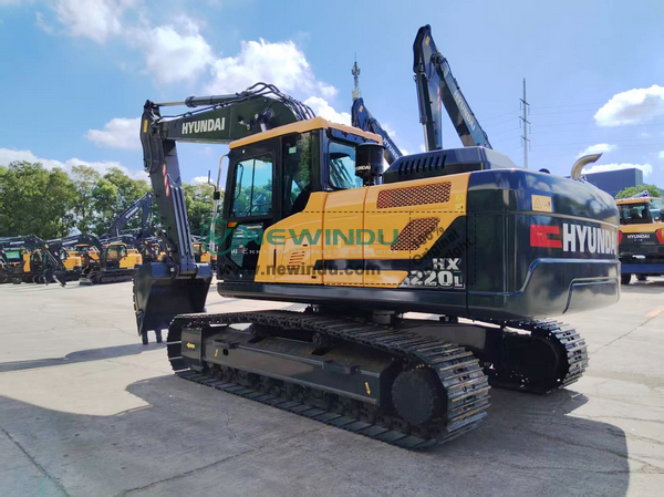 HYUNDAI HX220L Excavator