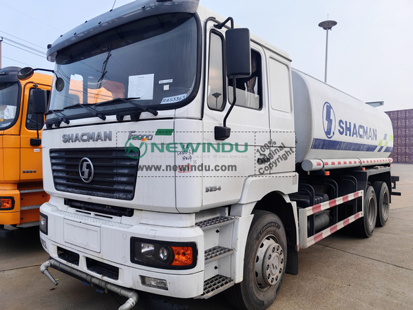 SHACMAN Sprinkler Truck
